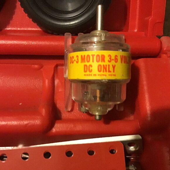 NOS Vintage Gilbert Erector Set - Motor - Red Case - Instructions - Fun !!!! - Picture 5 of 14